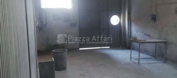 779m² Commercial property in Reggio Emilia, Italy No. 113031 12