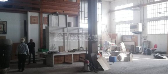 779m² Commercial property in Reggio Emilia, Italy No. 113031 6