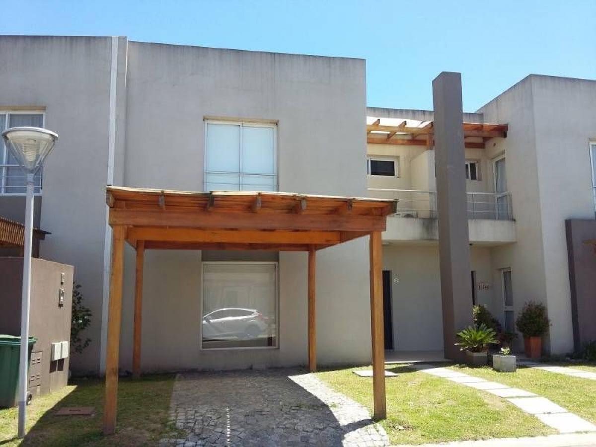 3 bedrooms House in Tigre, Argentina No. 51643