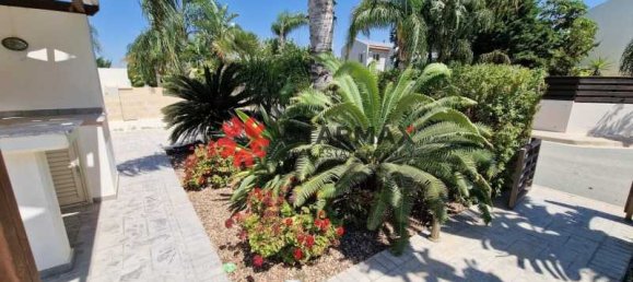 Propiedad comercial de 3 dormitorios en Pervolia, Cyprus No. 67384 11