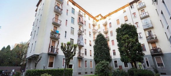 1 bedroom Apartment in Milan, Italy No. 377319 10