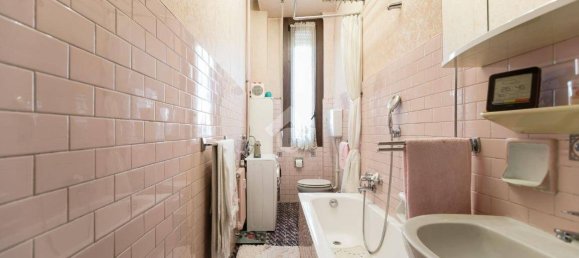 1 bedroom Apartment in Milan, Italy No. 377319 8