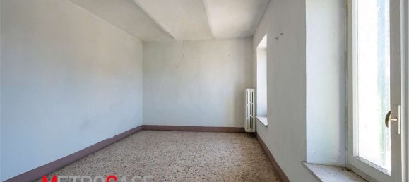 5 rooms House in Isolabella, Italy No. 167179 37