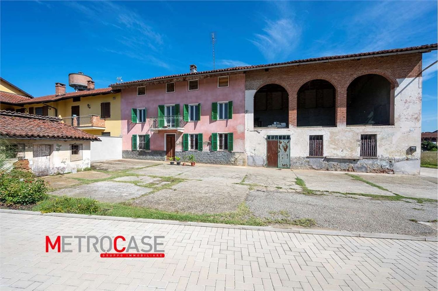 5 rooms House in Isolabella, Italy No. 167179