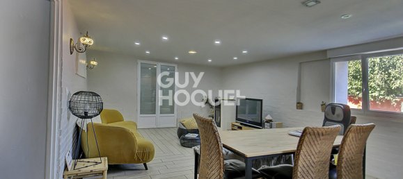 5 bedrooms House in Saint-Romain-de-Jalionas, France No. 206032 3