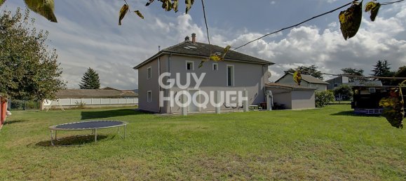 5 bedrooms House in Saint-Romain-de-Jalionas, France No. 206032 11