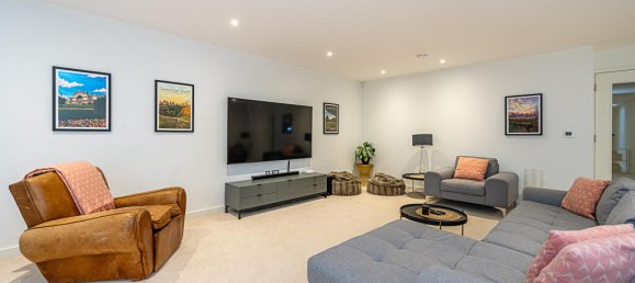 5 bedrooms House in London, United Kingdom No. 14189 21