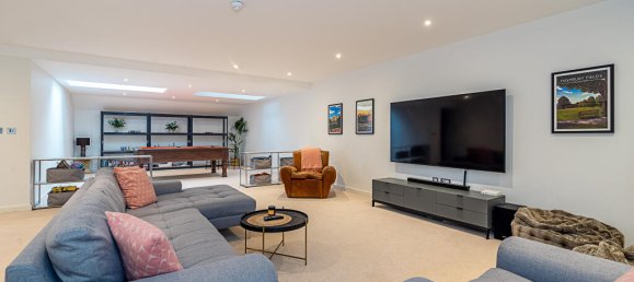 5 bedrooms House in London, United Kingdom No. 14189 22