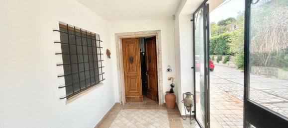 Вилла с 6 комнатами в Мендичино, Италия № 303606 6