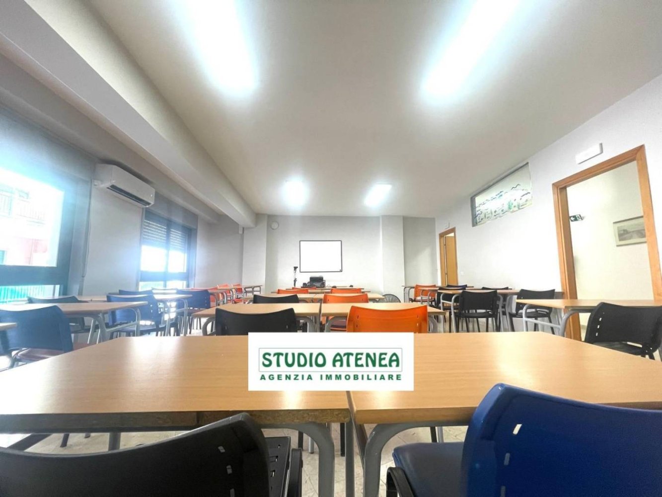 5-Zimmer Büro in Agrigento, Italy, Nr. 348938