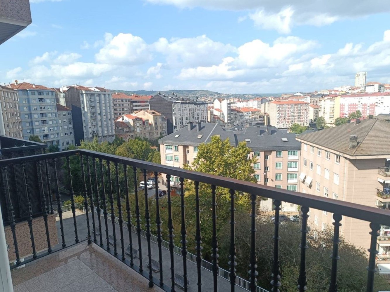 3 bedrooms Apartment in Ourense, Spain No. 264101