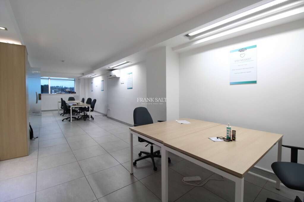 Bureau à Sliema, Malta 90m² No. 12628