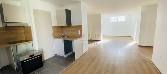 Apartamento de 2 dormitorios en Bourges, France No. 66359 3