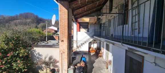 6 rooms House in Castellamonte, Italy No. 19268 8