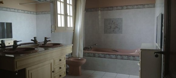 5 bedrooms House in Seine-Maritime, France No. 359416 7