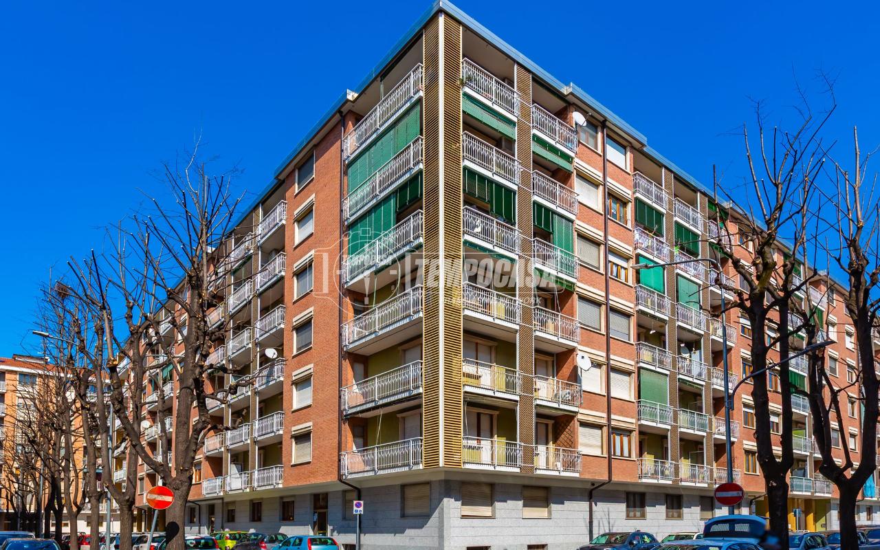 4 rooms Apartment in Chivasso, Italy No. 34771