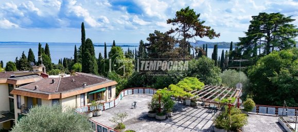 Apartamento de 2 dormitorios en Gardone Riviera, Italy No. 363391 25