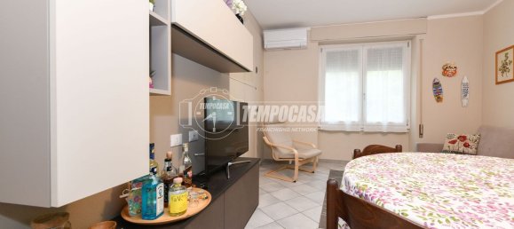 Apartamento de 2 dormitorios en Gardone Riviera, Italy No. 363391 7