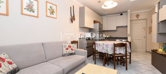 Apartamento de 2 dormitorios en Gardone Riviera, Italy No. 363391 2