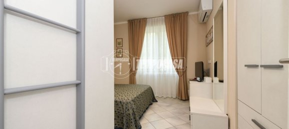 Apartamento de 2 dormitorios en Gardone Riviera, Italy No. 363391 13