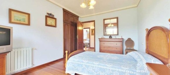 5 Schlafzimmer Haus in Bergondo, Spain, Nr. 55688 8