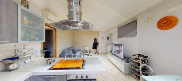 2 bedrooms Apartment in Mariglianella, Italy No. 20106 6