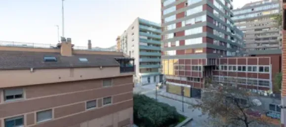 Apartamento de 4 dormitorios en Granada, Spain No. 20104 43