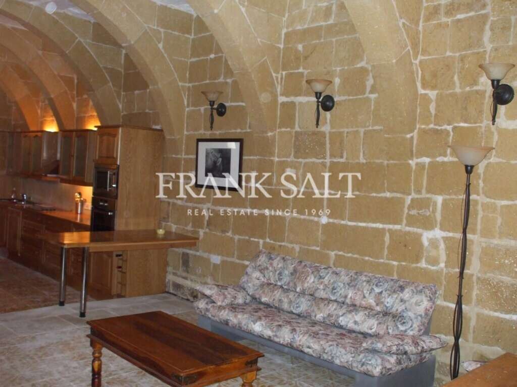 4 bedrooms Townhouse in Gharb, Malta No. 5446