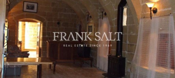 4 bedrooms Townhouse in Gharb, Malta No. 5446 2