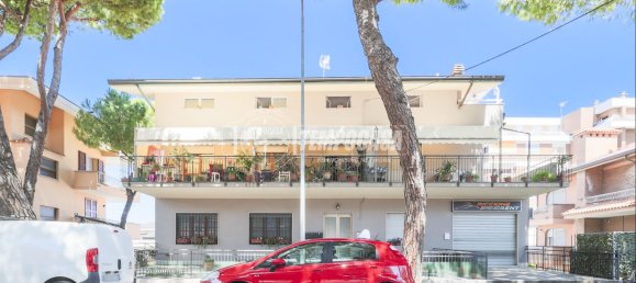 Квартира с 3 комнатами в Риччоне, Италия № 298124 10