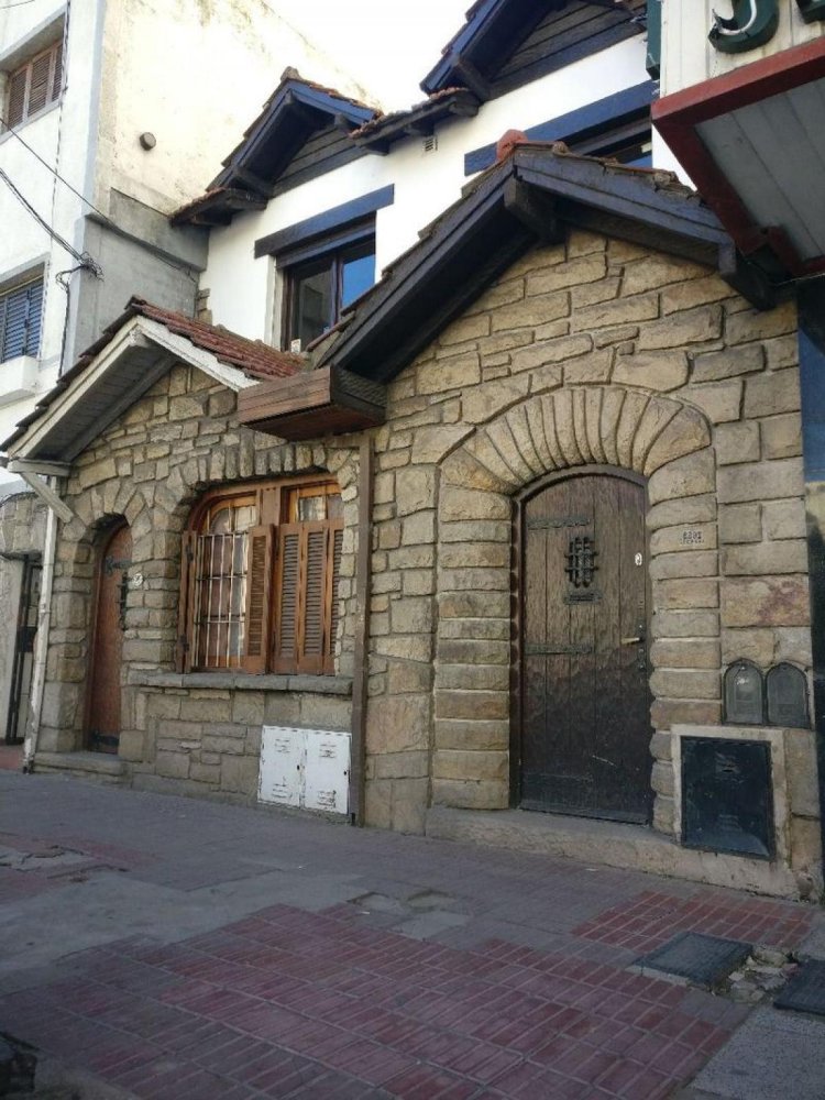 3 bedrooms House in Mar del Plata, Argentina No. 102135