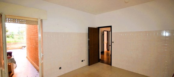 4 rooms Apartment in Tivoli, Italy No. 137455 8