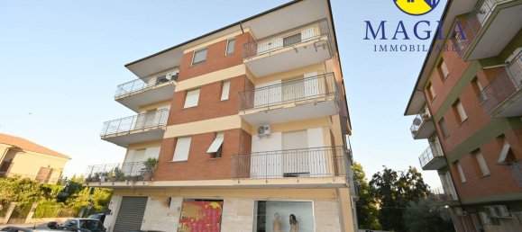 4 bedrooms Apartment in Spinetoli, Italy No. 320045 11