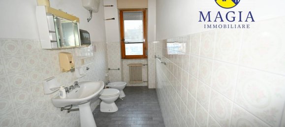 4 bedrooms Apartment in Spinetoli, Italy No. 320045 7