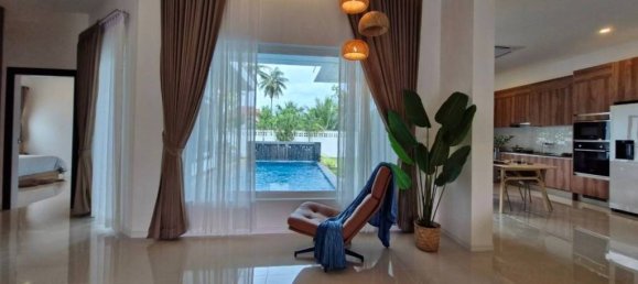 Villa de 3 dormitorios en Bang Lamung, Thailand No. 26830 9