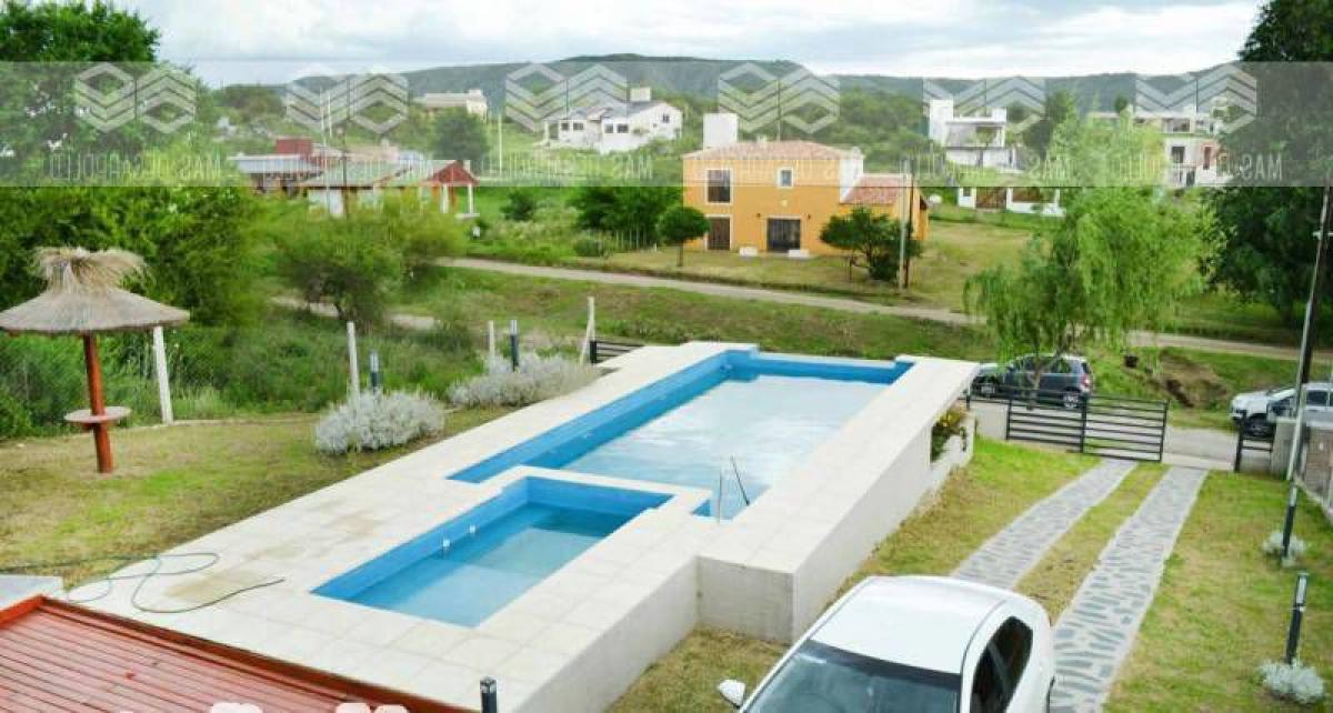 3 bedrooms House in Cordoba, Argentina No. 6272