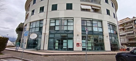 450m² Office in Viareggio, Italy No. 12388 11