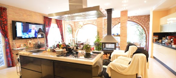 6 Schlafzimmer Villa in La Zenia, Spain, Nr. 1040 8