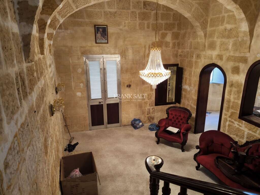 Moradia em banda T2 em Zebbug, Malta N.º 2043