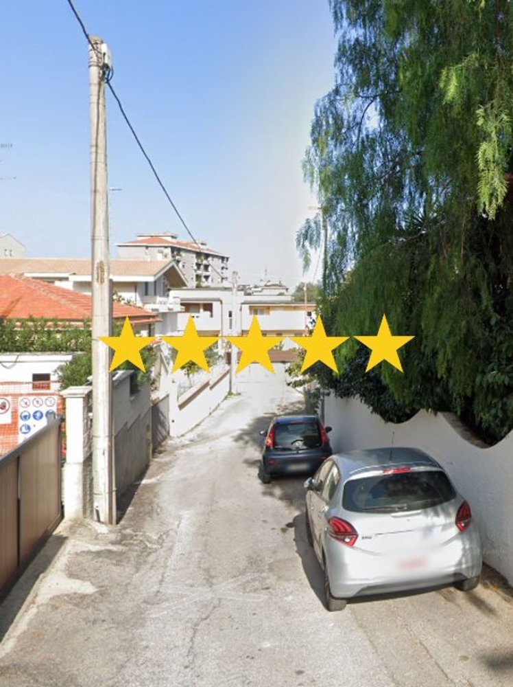 5 rooms Apartment in Pescara, Italy No. 238455