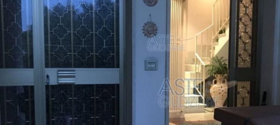 5 rooms Apartment in Pescara, Italy No. 238455 13