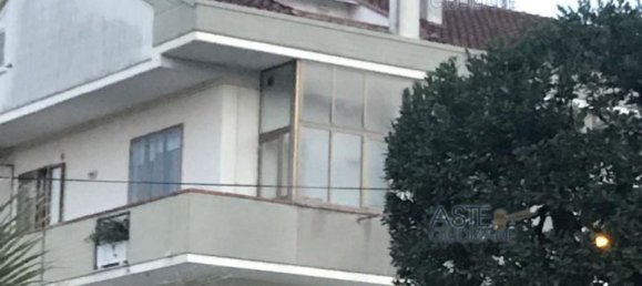 5 rooms Apartment in Pescara, Italy No. 238455 10