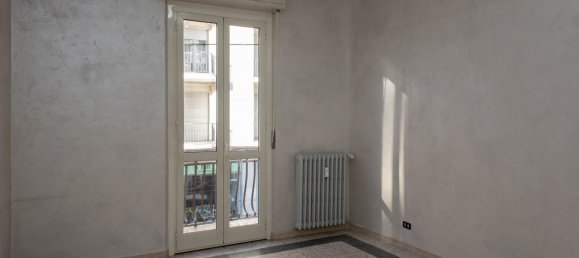 3 rooms Apartment in Turin, Italy No. 3117 17