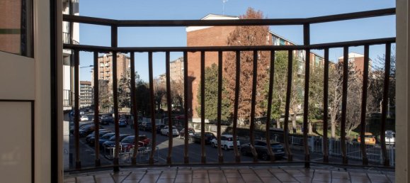 3 rooms Apartment in Turin, Italy No. 3117 10