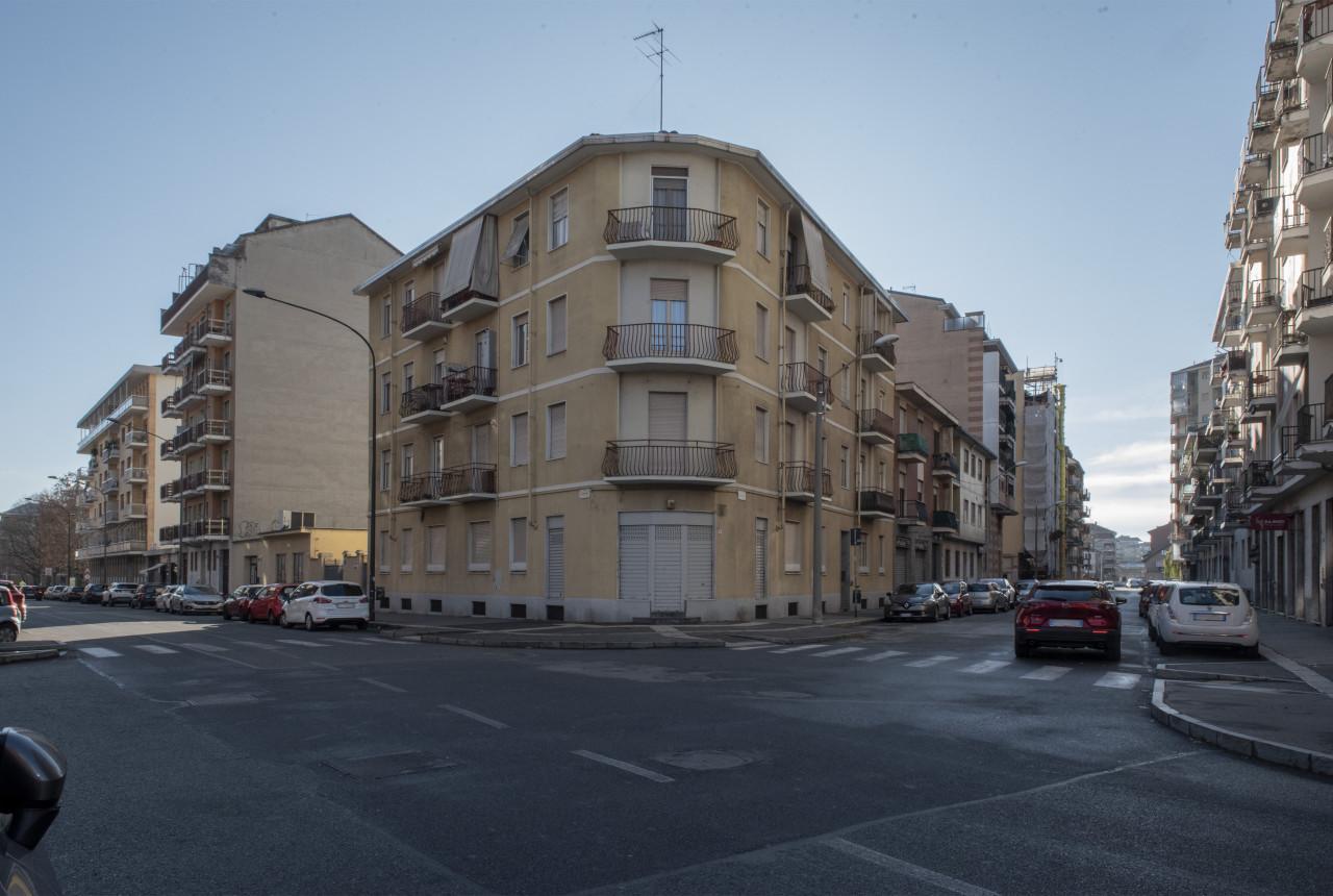 3 rooms Apartment in Turin, Italy No. 3117