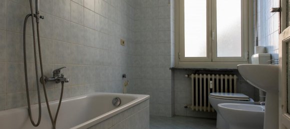3 rooms Apartment in Turin, Italy No. 3117 18