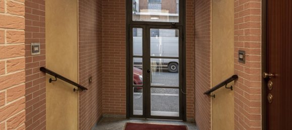 3 rooms Apartment in Turin, Italy No. 3117 3