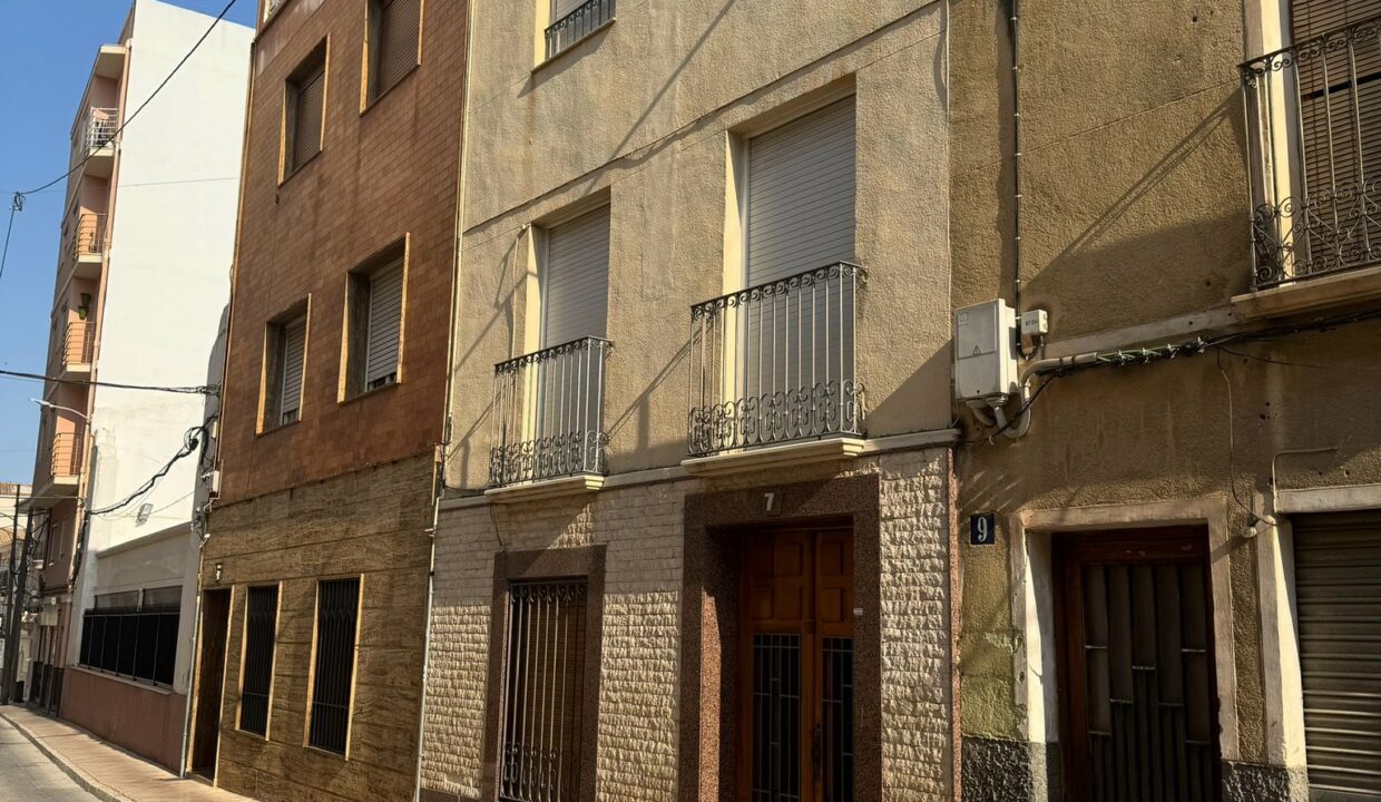 Apartamento de 3 dormitorios en Monóvar, Spain No. 134056