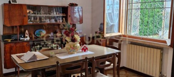 2 bedrooms House in Sanguinetto, Italy No. 267199 7