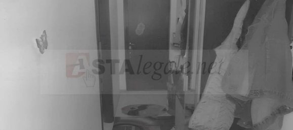 3 rooms Apartment in Lonate Pozzolo, Italy No. 179670 3